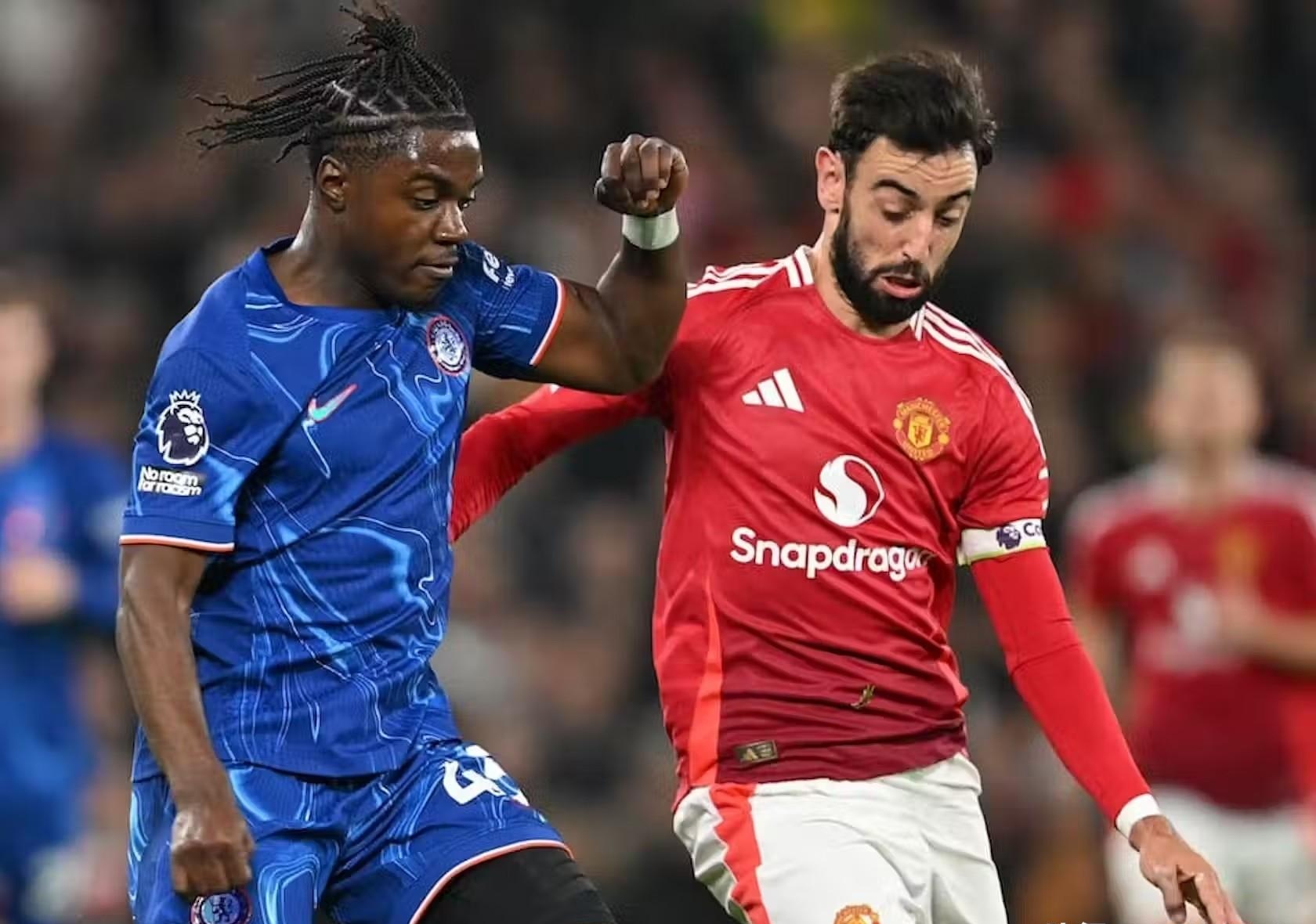 爱游戏彩票 -转折点曼联队长鼓劲，社区盾今晚攻防权衡，赛场秩序良好，控场能力受关注的简单介绍