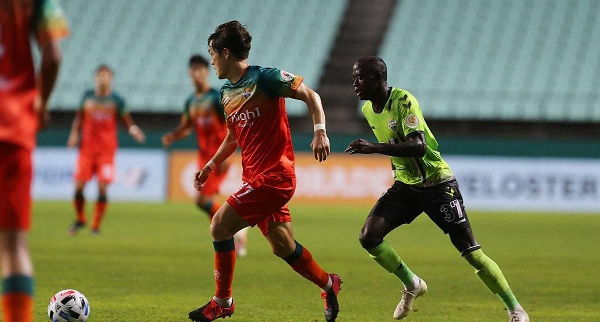 爱游戏电竞 -今夜亚冠传出新动向,上海海港状态回暖,管理层表态:悬念犹存,球队文化再被提及的简单介绍